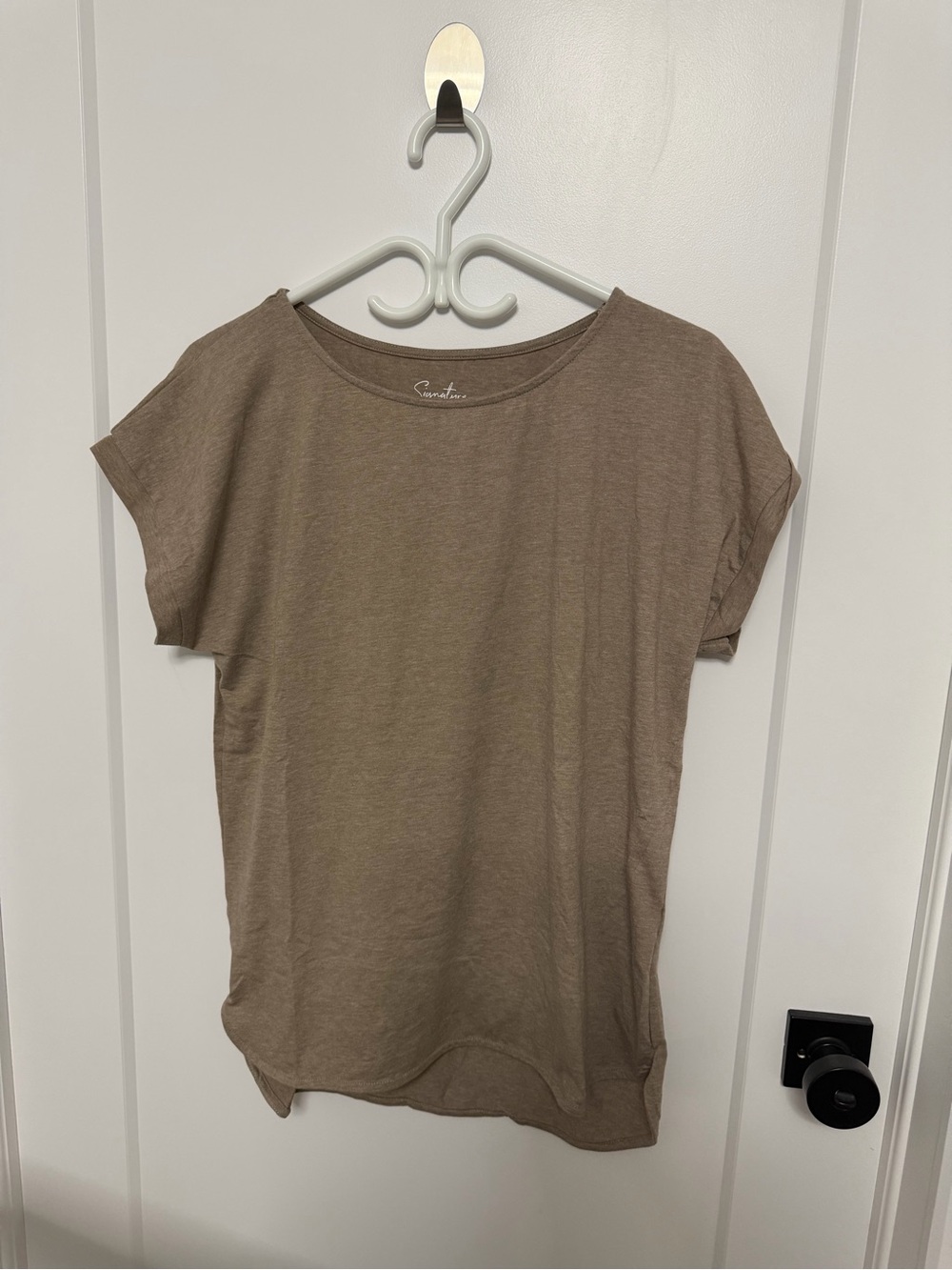 Signature Short-Sleeve Scoop Neck Tee - Beige